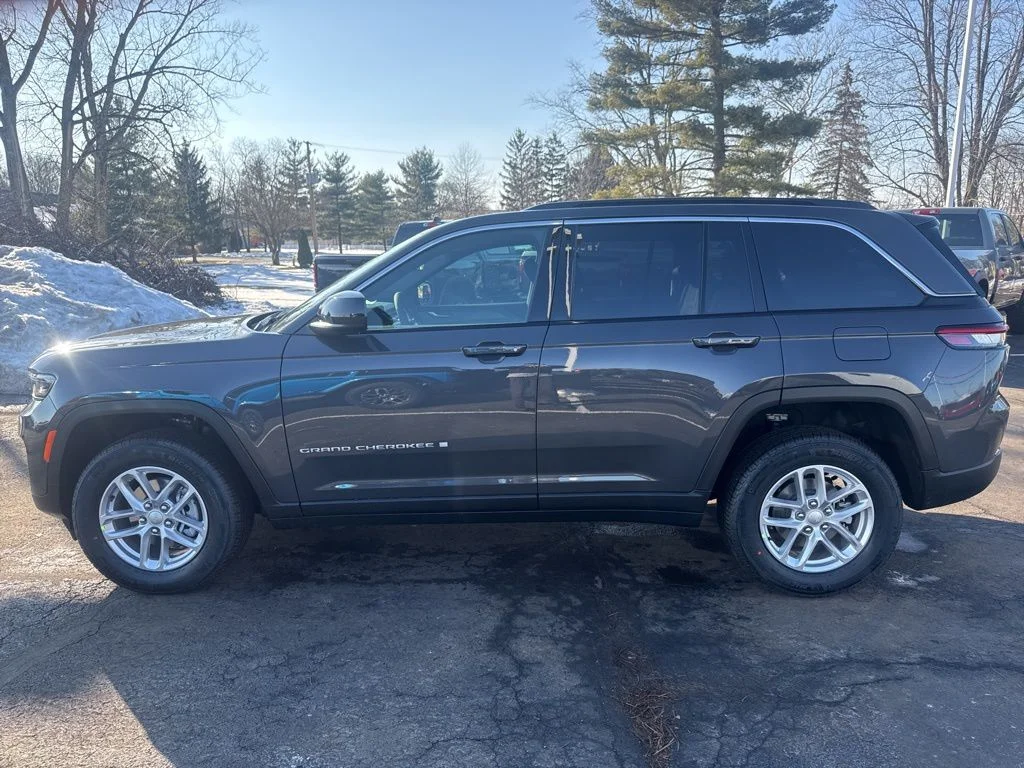 New 2026 Baltic Gray Metallic Clearcoat Jeep Laredo X image 7