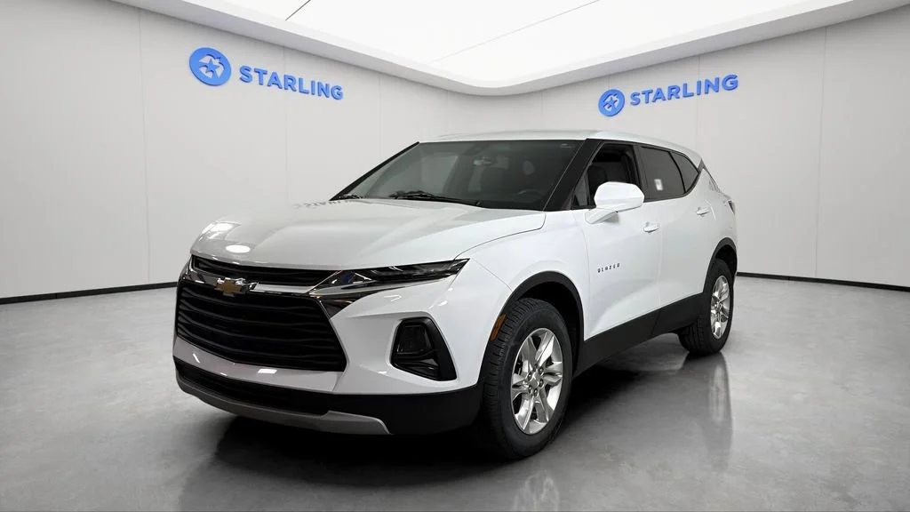 Used 2022 Summit White Chevrolet 2LT image 16