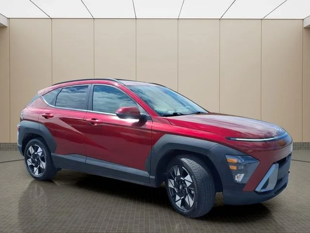 Used 2025 Red Hyundai SEL image 5