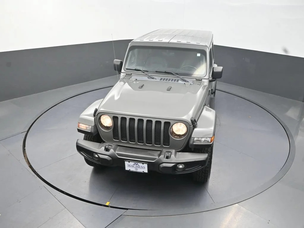 Used 2021 Gray Jeep Unlimited Sahara Altitude image 16