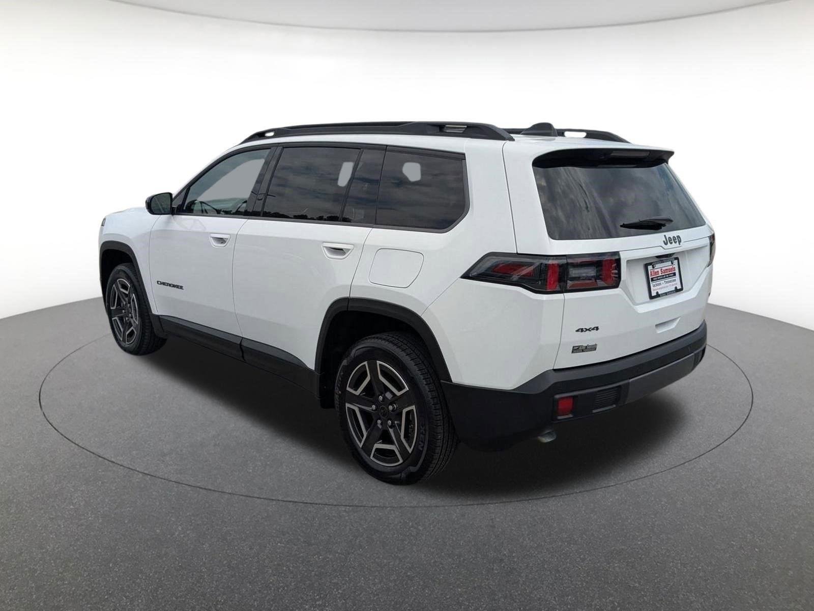 New 2026 Bright White Clear-Coat Exterior Paint Jeep Limited image 7