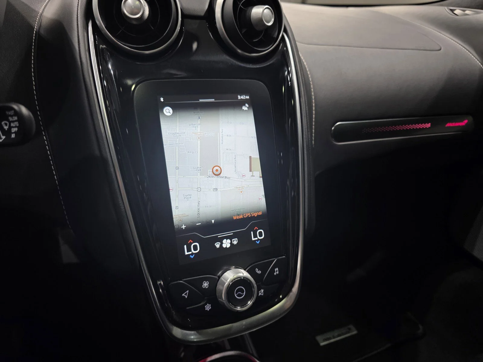 Used 2023 Silica White McLaren  image 14