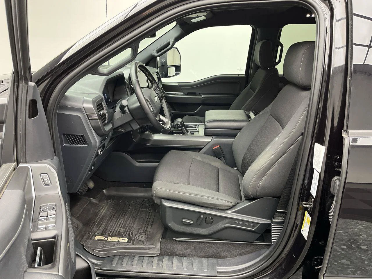 Used 2024 Black Ford XLT image 3