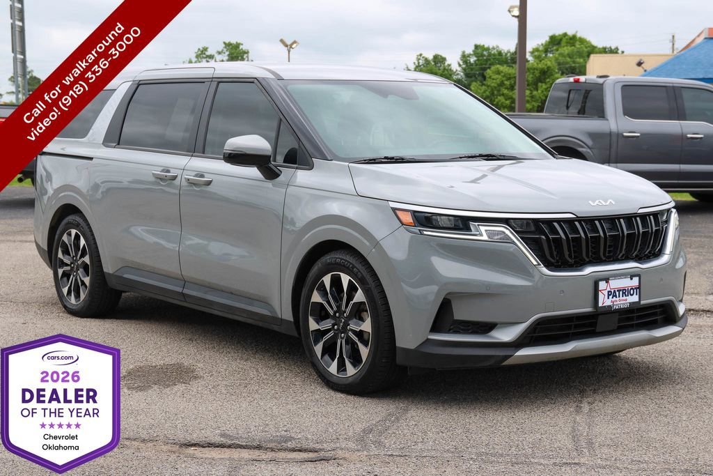 2022 Kia Sedona EX's photo