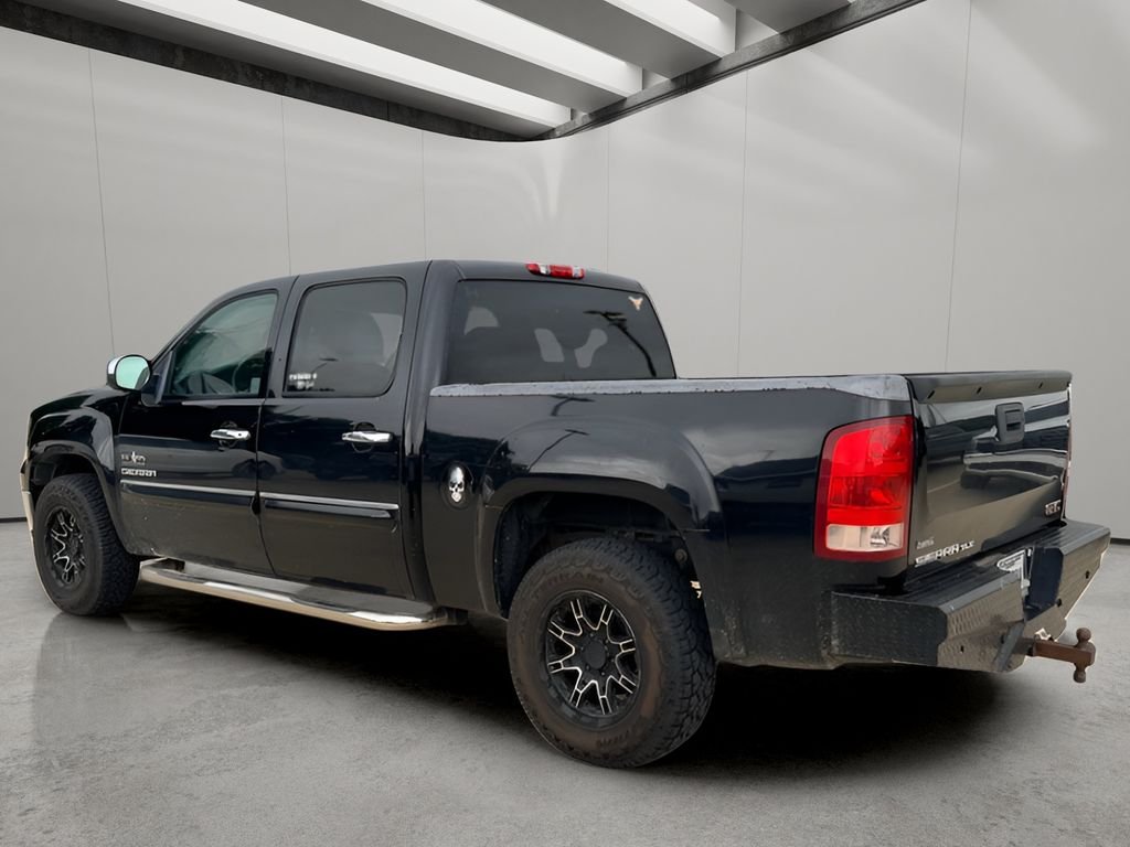 Used 2010 Onyx Black GMC SLE image 5