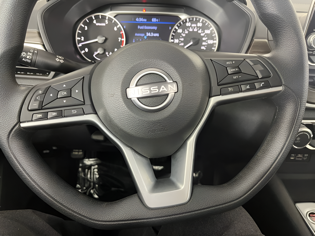 Used 2025 Glacier White Nissan 2.5 SV image 21