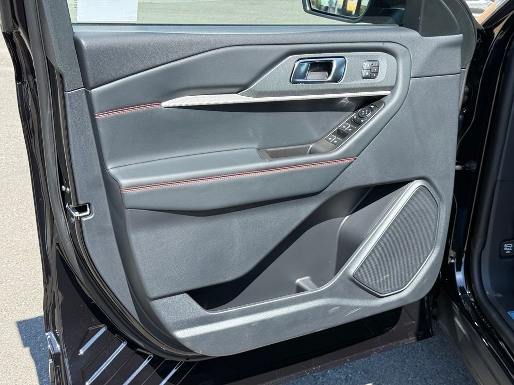 New 2026 Agate Black Metallic Ford ST-Line image 14