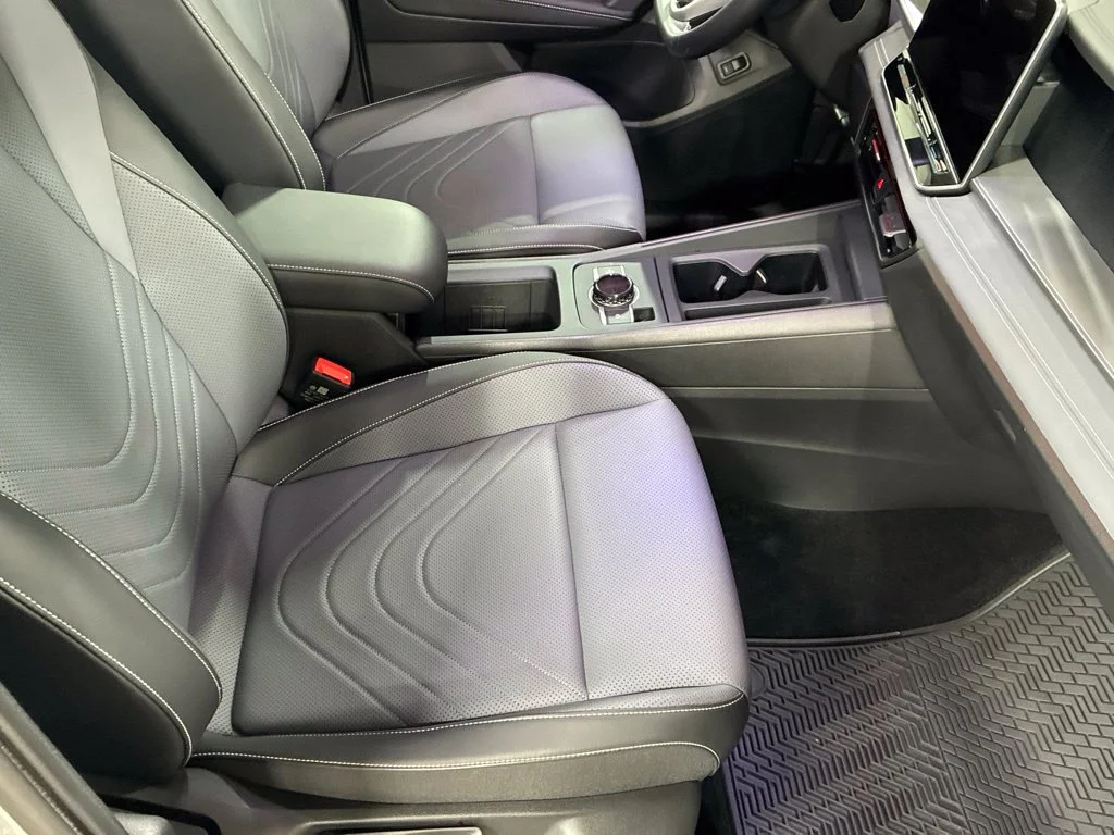 Used 2026 Silver Volkswagen SE image 51