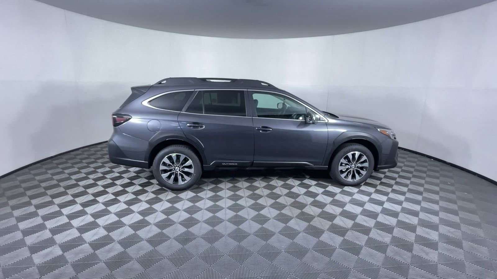 2025 Subaru Outback Limited - Photo 9