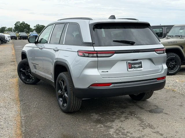 New 2026 Silver Zynith Exterior Paint Jeep Limited image 9