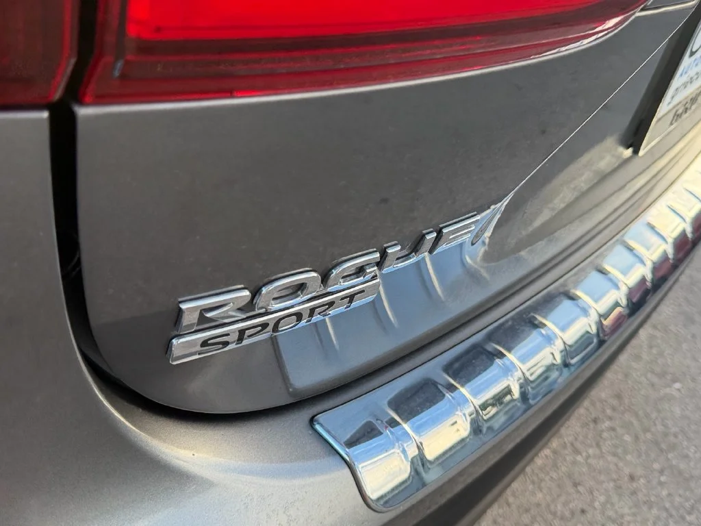 Used 2020 Gray Nissan SV image 14