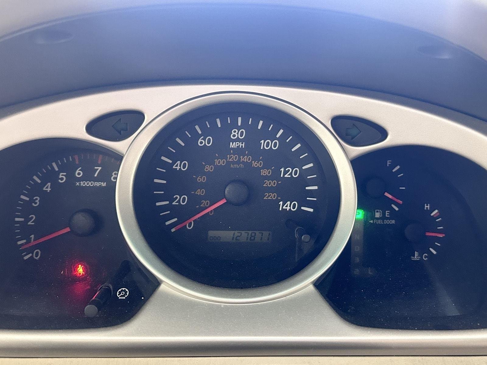 Used 2006 Crystal White Pearl Toyota Sport image 6