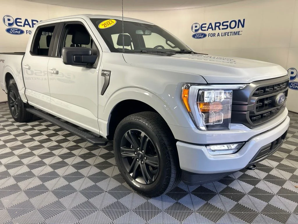 Used 2023 White Ford XLT image 3