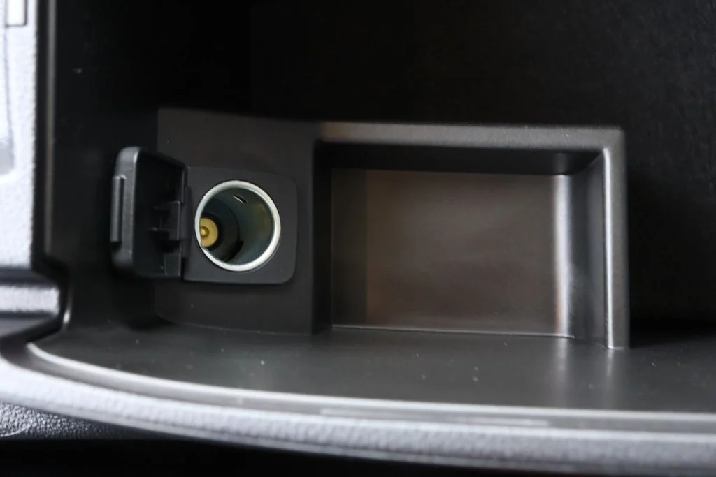 New 2025 Carbonized Gray Metallic Ford Outer Banks® image 20