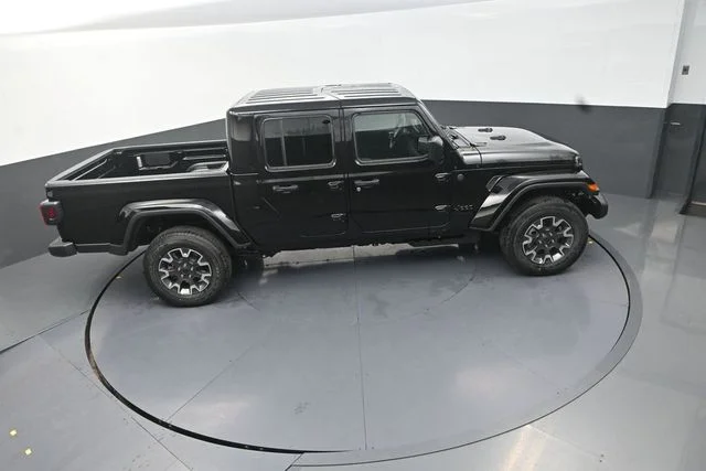 New 2026 Black Clear-Coat Exterior Paint Jeep Sahara image 18