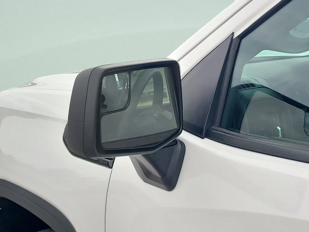 New 2026 Summit White GMC Pro image 24