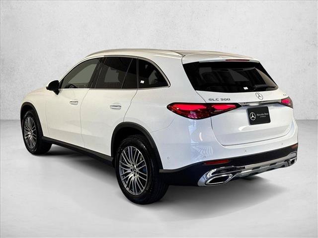 New 2026 MANUFAKTUR Moonlight White Metallic Mercedes-Benz GLC 300 image 37