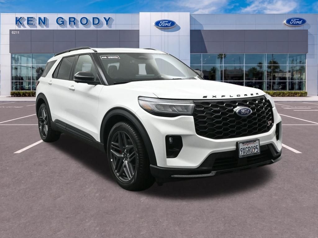 New 2026 Star White Metallic Tri-Coat Ford ST image 1