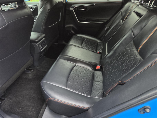 Used 2019 Blue Toyota Adventure image 28