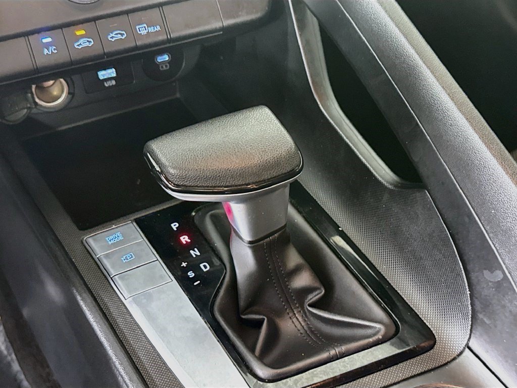 Used 2025 Amazon Gray Hyundai SE image 16