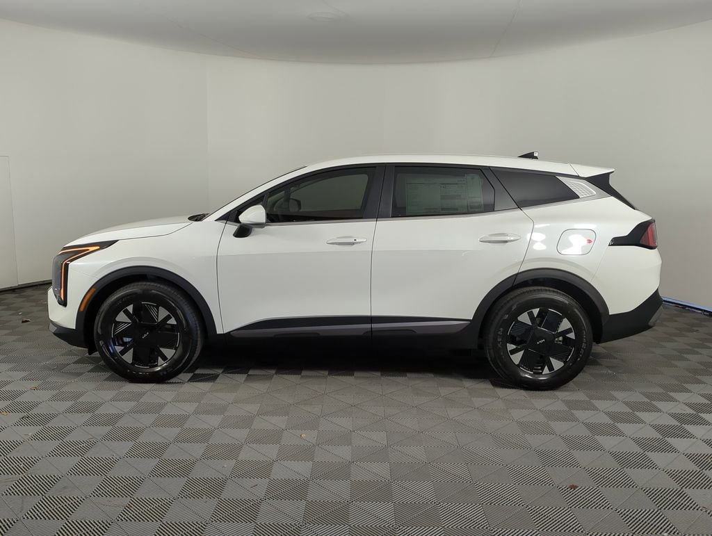 New 2026 Snow White Pearl Kia LX image 4