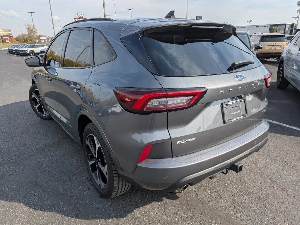 Used 2023 Gray Metallic Ford ST-Line Select image 5