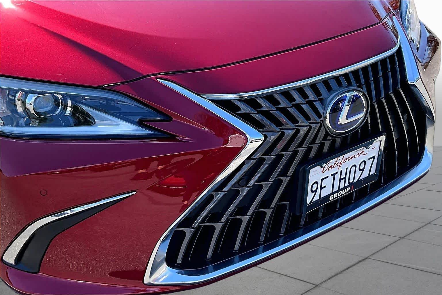 Used 2022 Matador Red Mica Lexus  image 28