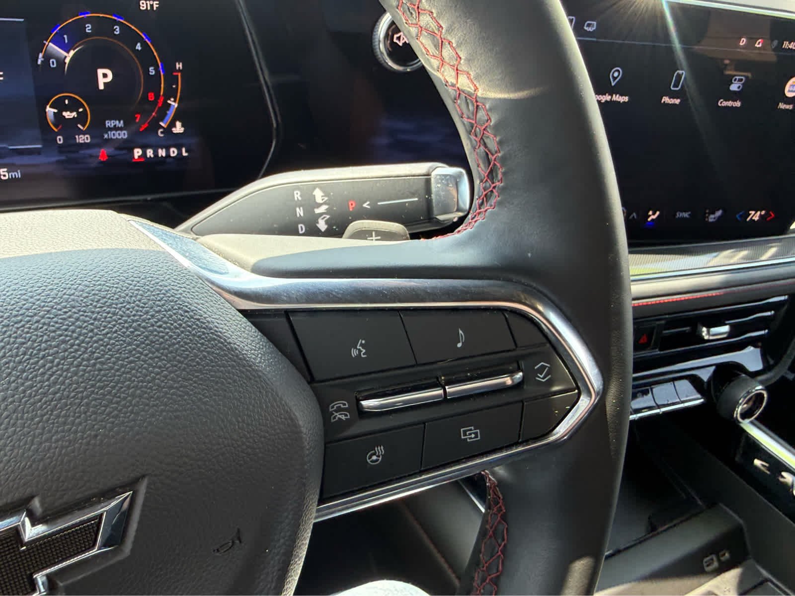 Used 2025 Iridescent Pearl Tricoat Chevrolet RST image 26