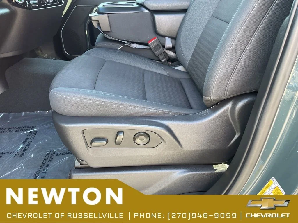Used 2025 Cypress Gray Chevrolet LT image 6