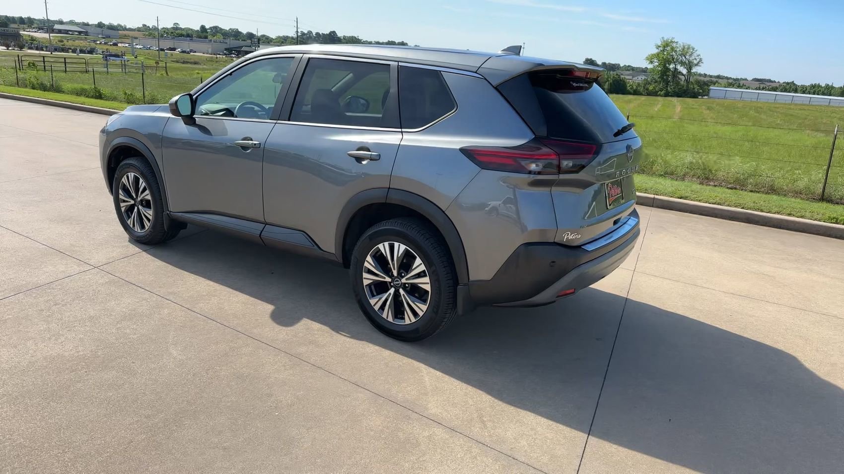 Used 2023 Gun Metallic Nissan SV image 7