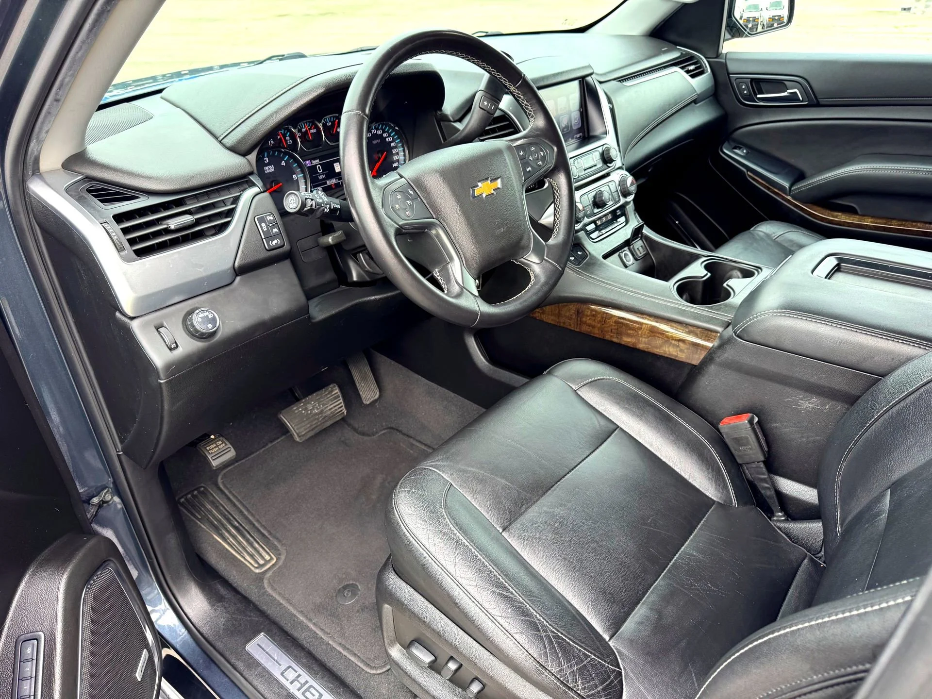Used 2020 Shadow Gray Metallic Chevrolet LT image 11