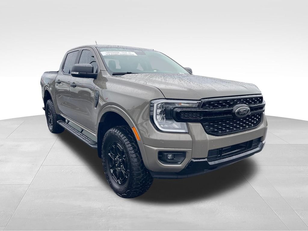 Used 2025 Green Ford XLT image 9