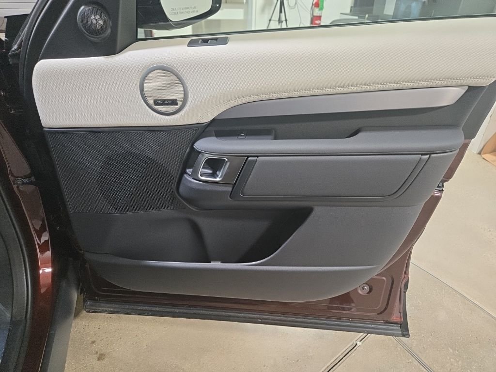 New 2026 Sedona Red Land Rover Gemini Edition image 27