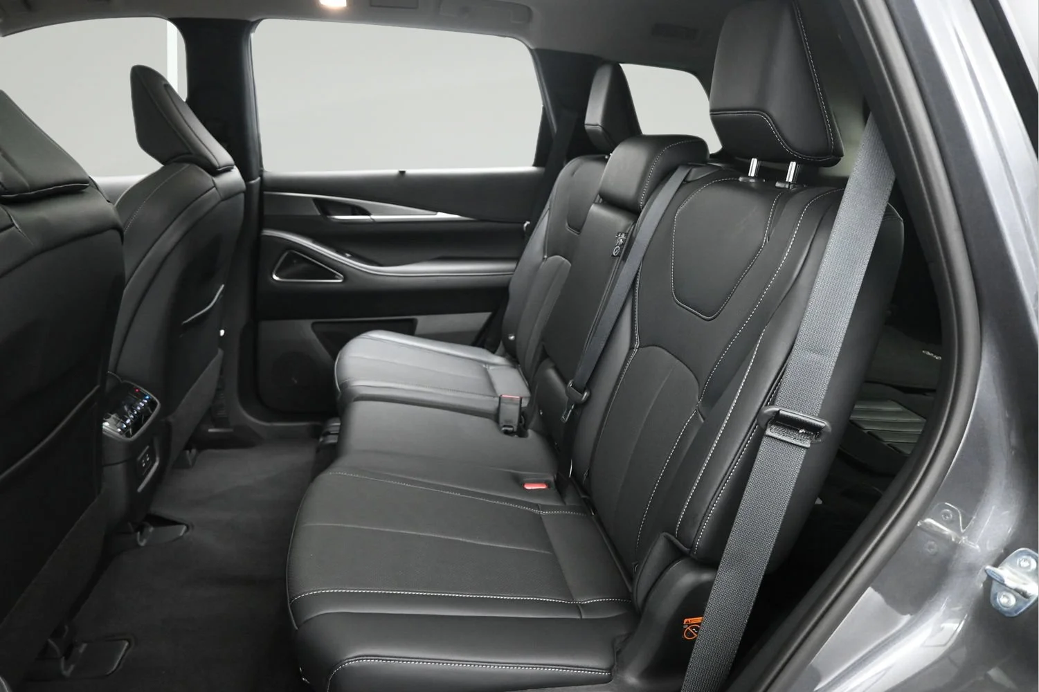Used 2026 Graphite Shadow INFINITI LUXE image 11