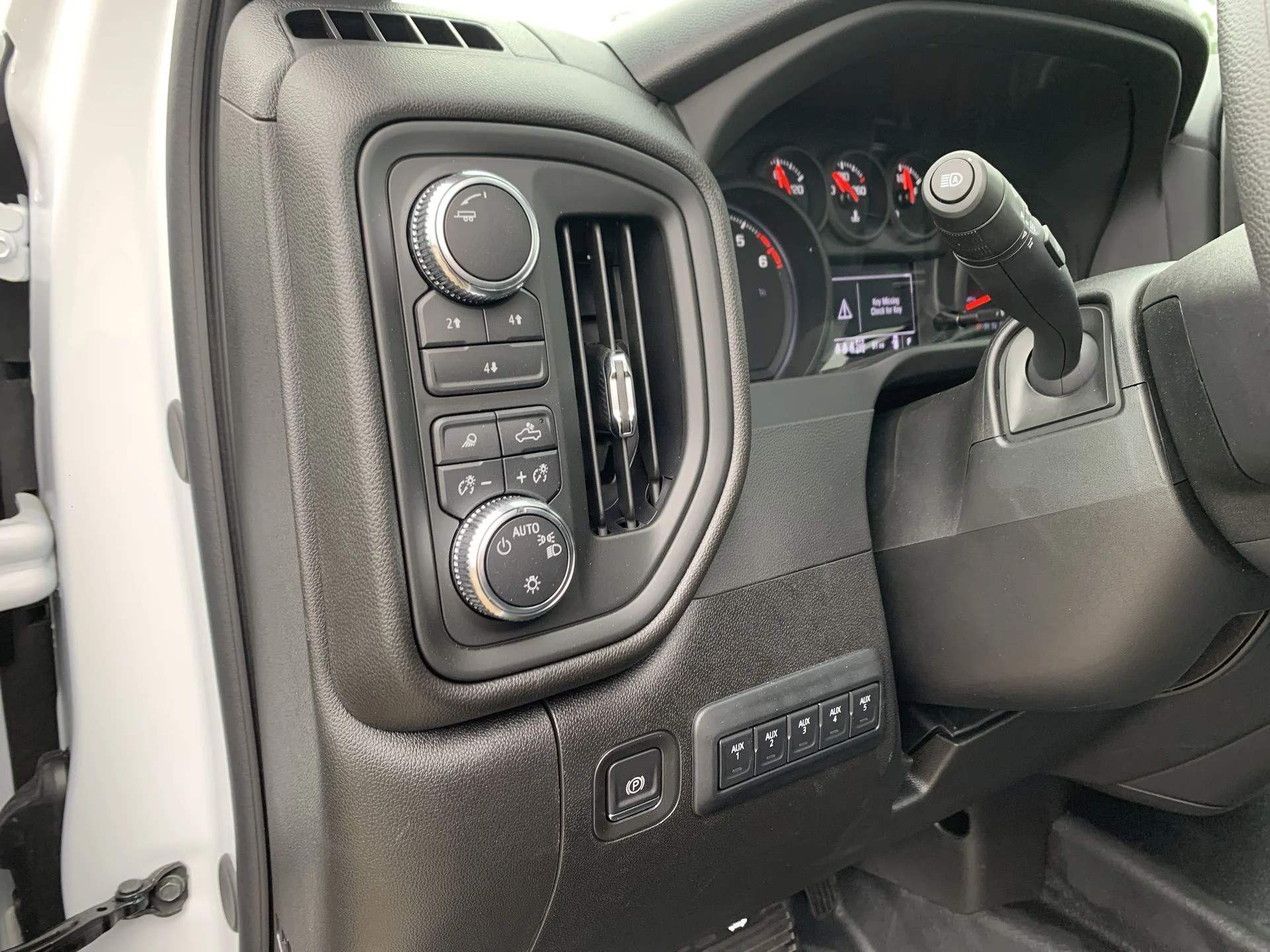2025 GMC Sierra 3500HD Pro - Photo 16