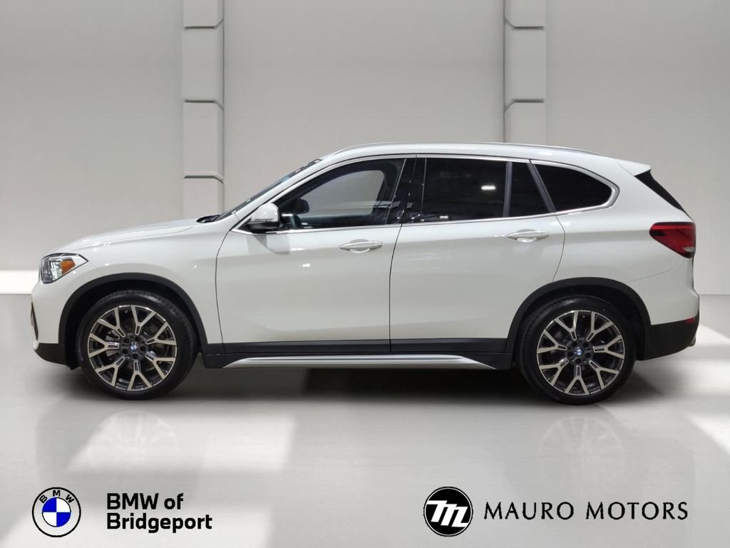 Used 2022 White BMW xDrive28i image 7