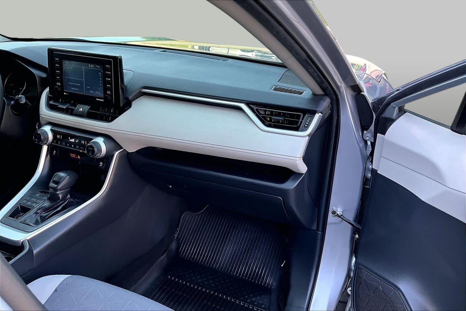 Used 2020 Silver Sky Metallic Toyota XLE image 19