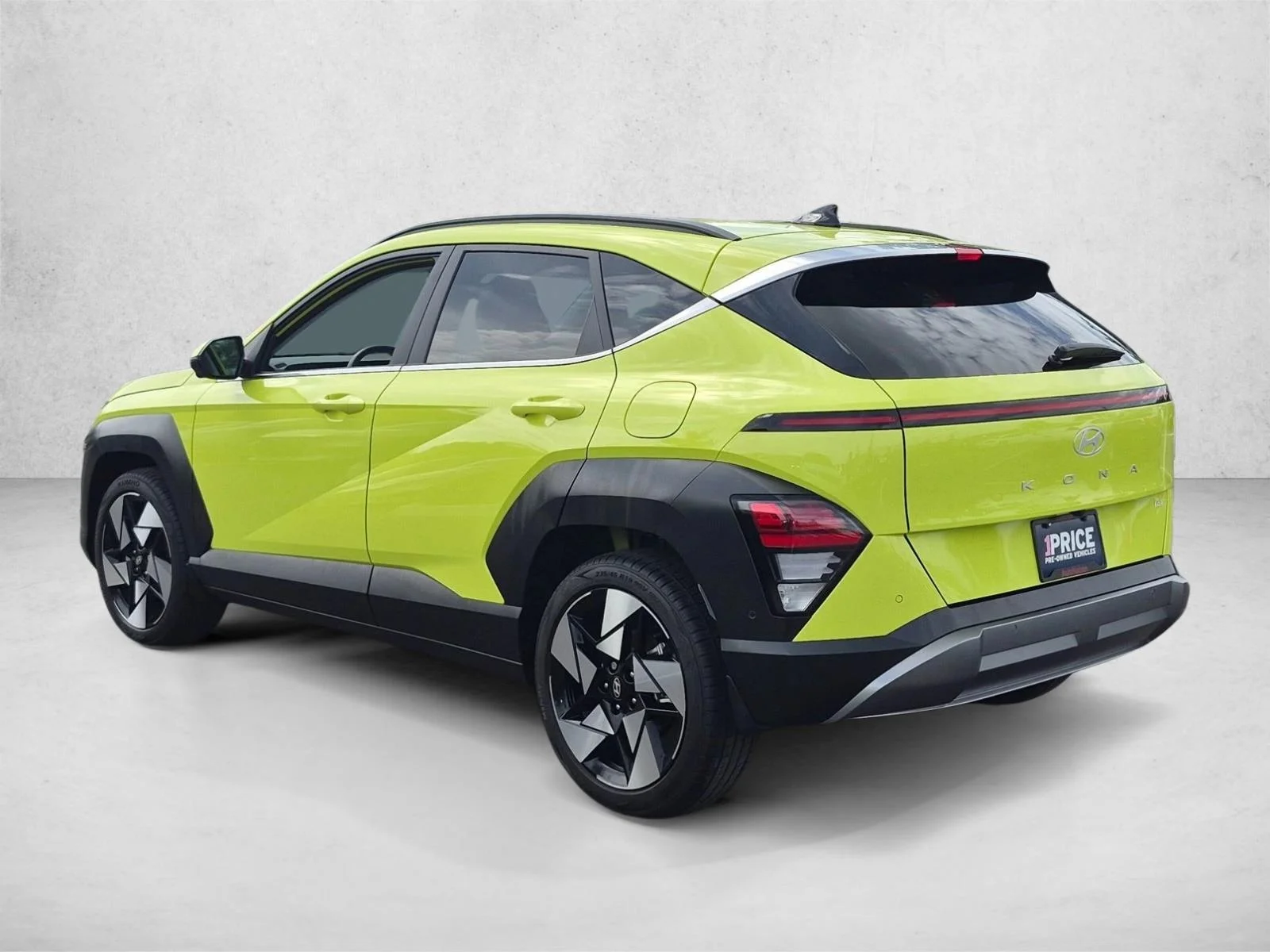 Used 2025 Neoteric Yellow Hyundai Limited image 8