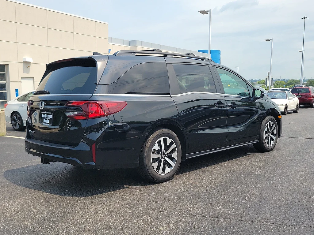 Certified Used 2026 Crystal Black Pearl Honda EX-L image 5