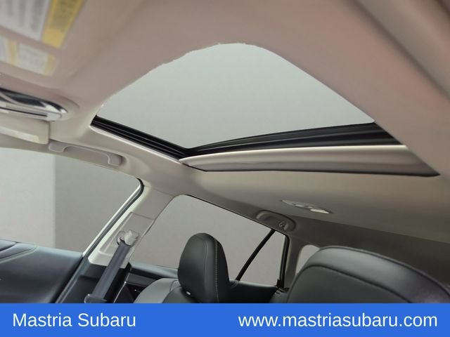 Used 2025 Crystal White Pearl Subaru Onyx Edition image 19