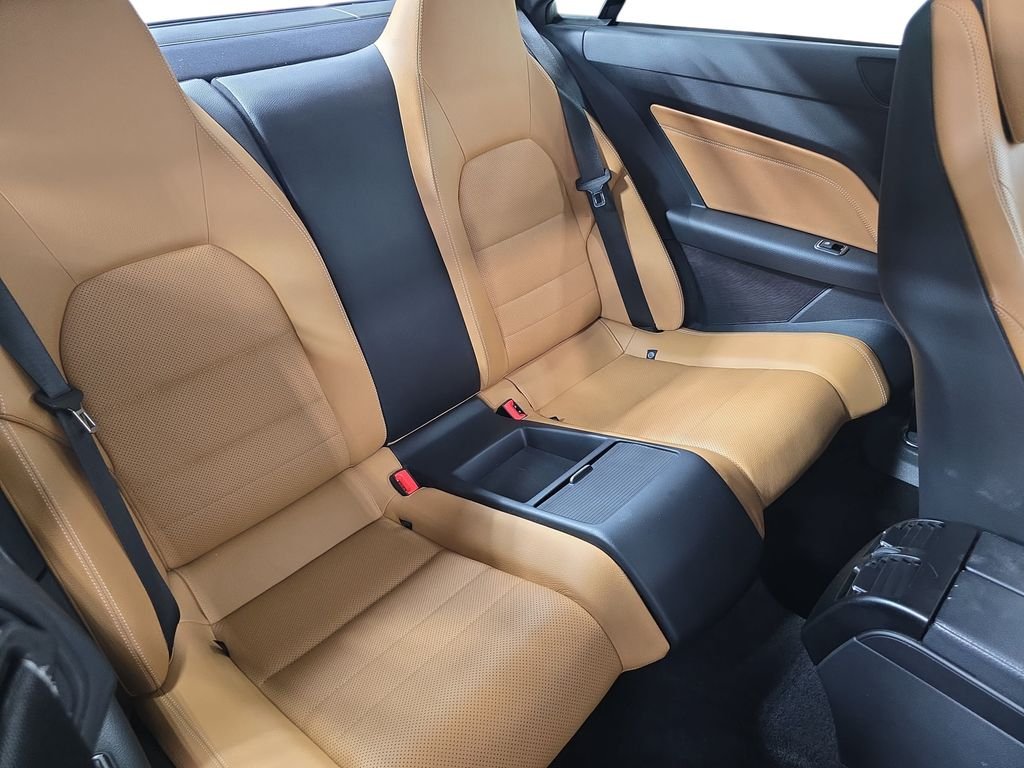 Used 2015  Mercedes-Benz E 400 image 26