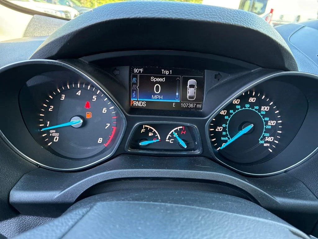 Used 2015 Gray Ford SE image 17