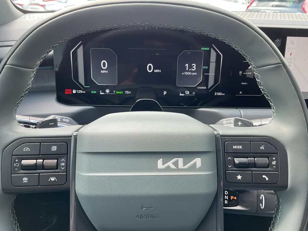Used 2027 Black Jade Green Kia X-Line SX image 30