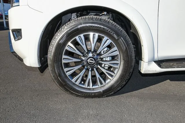 Used 2022 White Nissan SL image 12