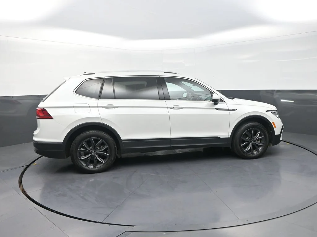 Used 2023 White Volkswagen 2.0T SE image 12