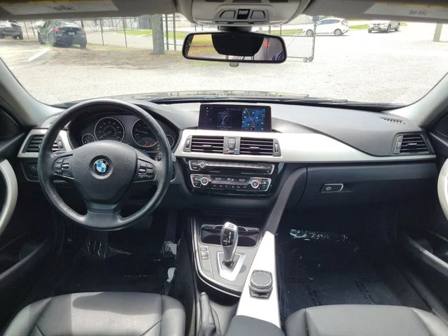 Used 2018 Black BMW 320i xDrive image 9