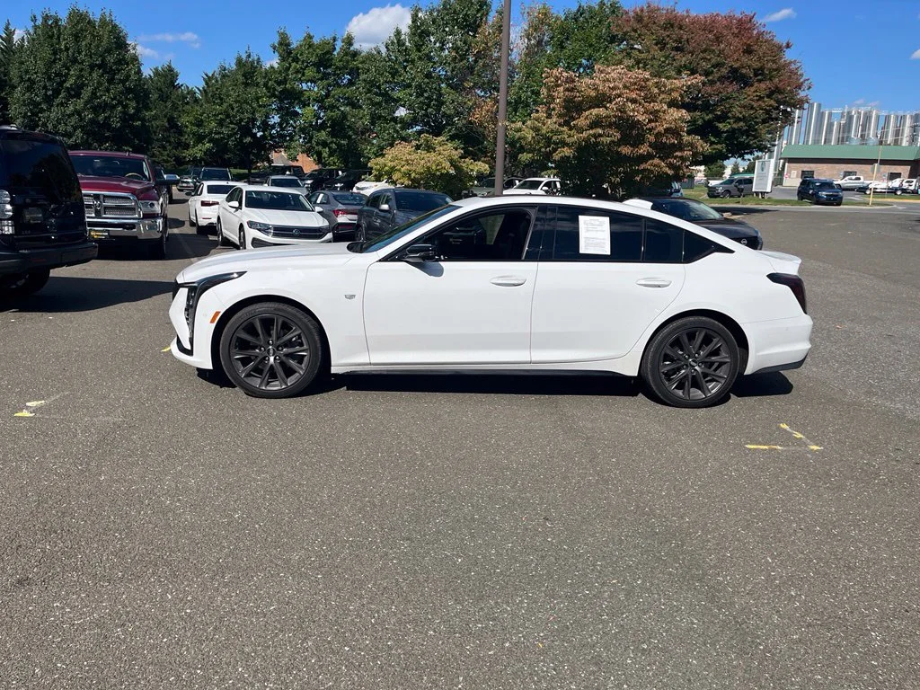 Used 2025 White Cadillac Sport image 4