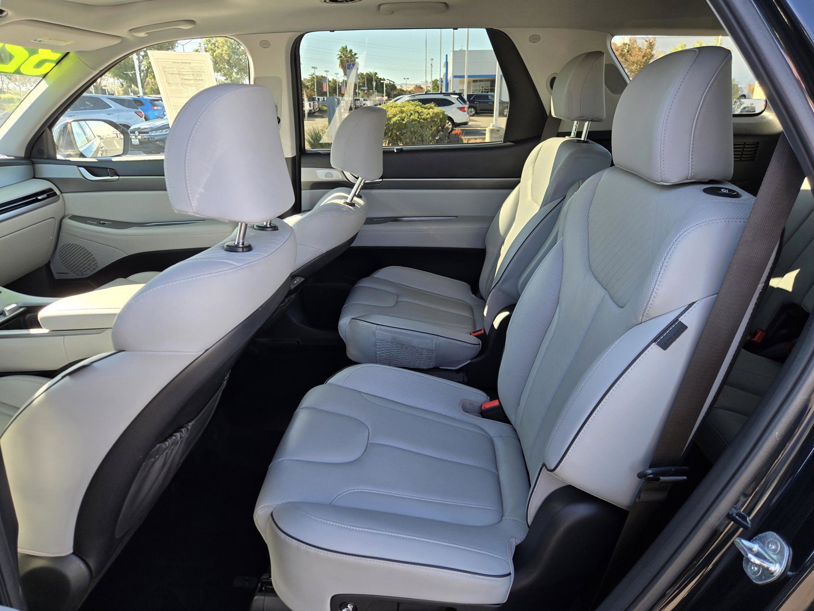 Used 2024 Moonlight Cloud Hyundai SEL 7P image 10