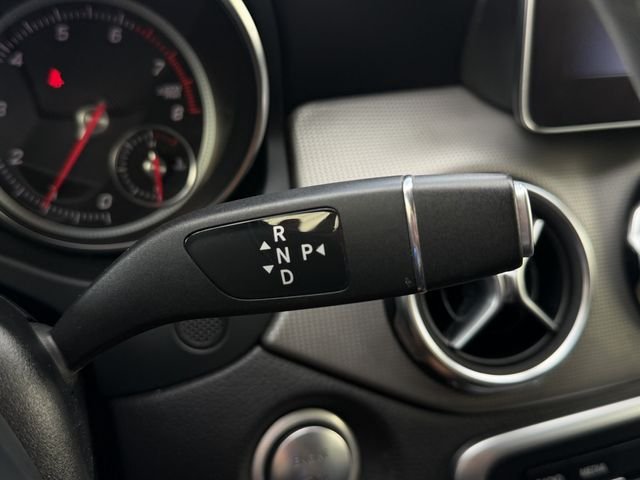 Used 2020 White Mercedes-Benz GLA 250 image 9