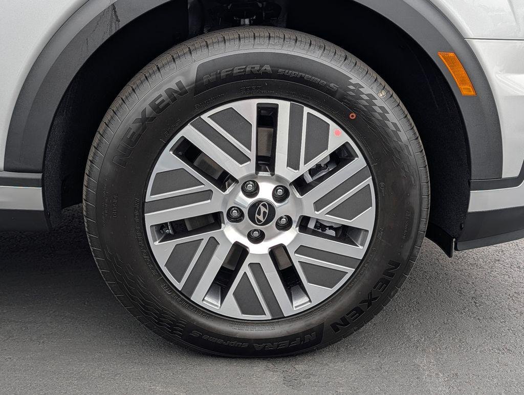 New 2026 Silver Hyundai Blue SEL 8P image 8